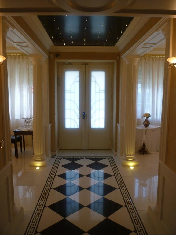 Villa Orion รัวย็อง ภายนอก รูปภาพ